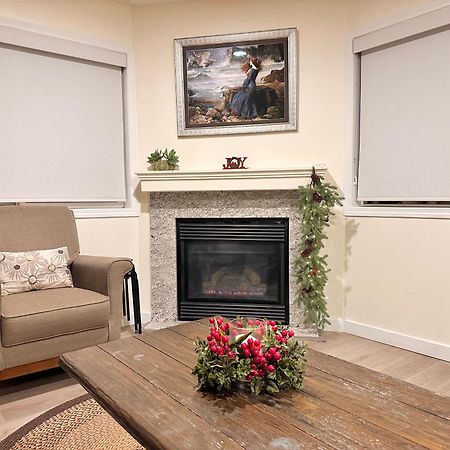 B212 Hot Tub, Ac X3, Parking, 2 Min To Banff Gate Apartman Canmore Kültér fotó