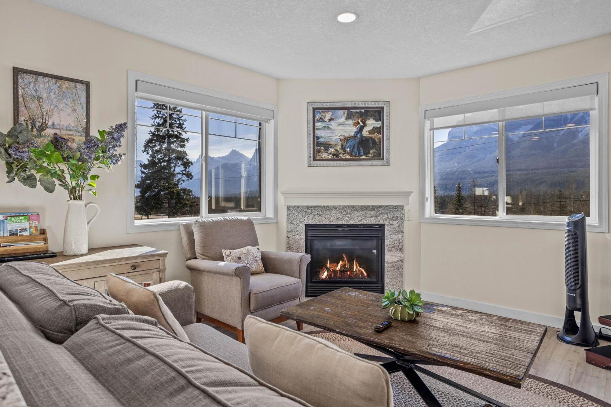 B212 Hot Tub, Ac X3, Parking, 2 Min To Banff Gate Apartman Canmore Kültér fotó